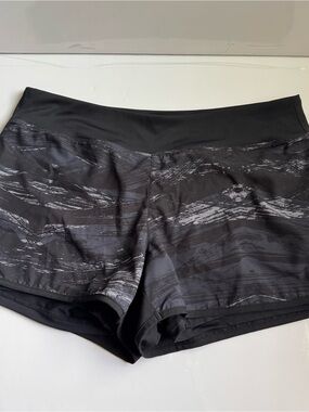 Layer 8 Women’s M Athletic Running Shorts Black Camo Qwick-Dry 2-in-1 Lined